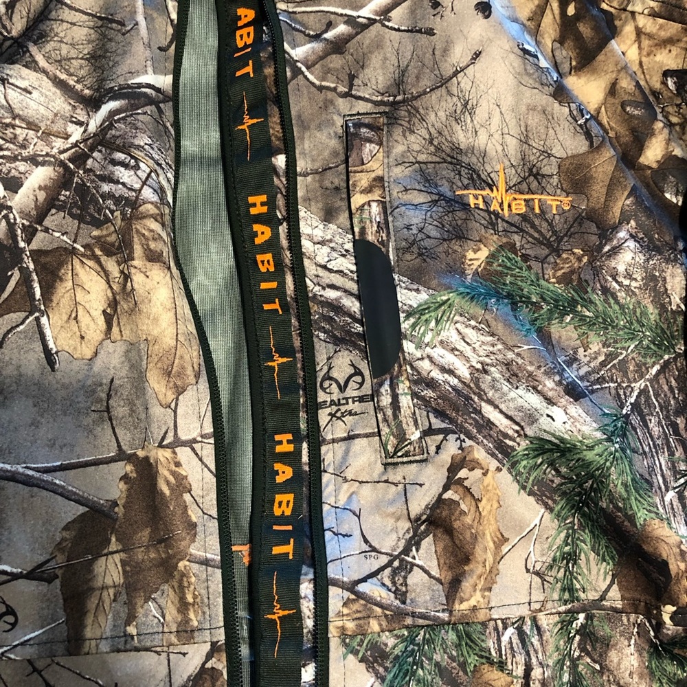 Habit Realtree Edge Scent Factor windbreaker/ Rain Jacket - Picture 3 of 6
